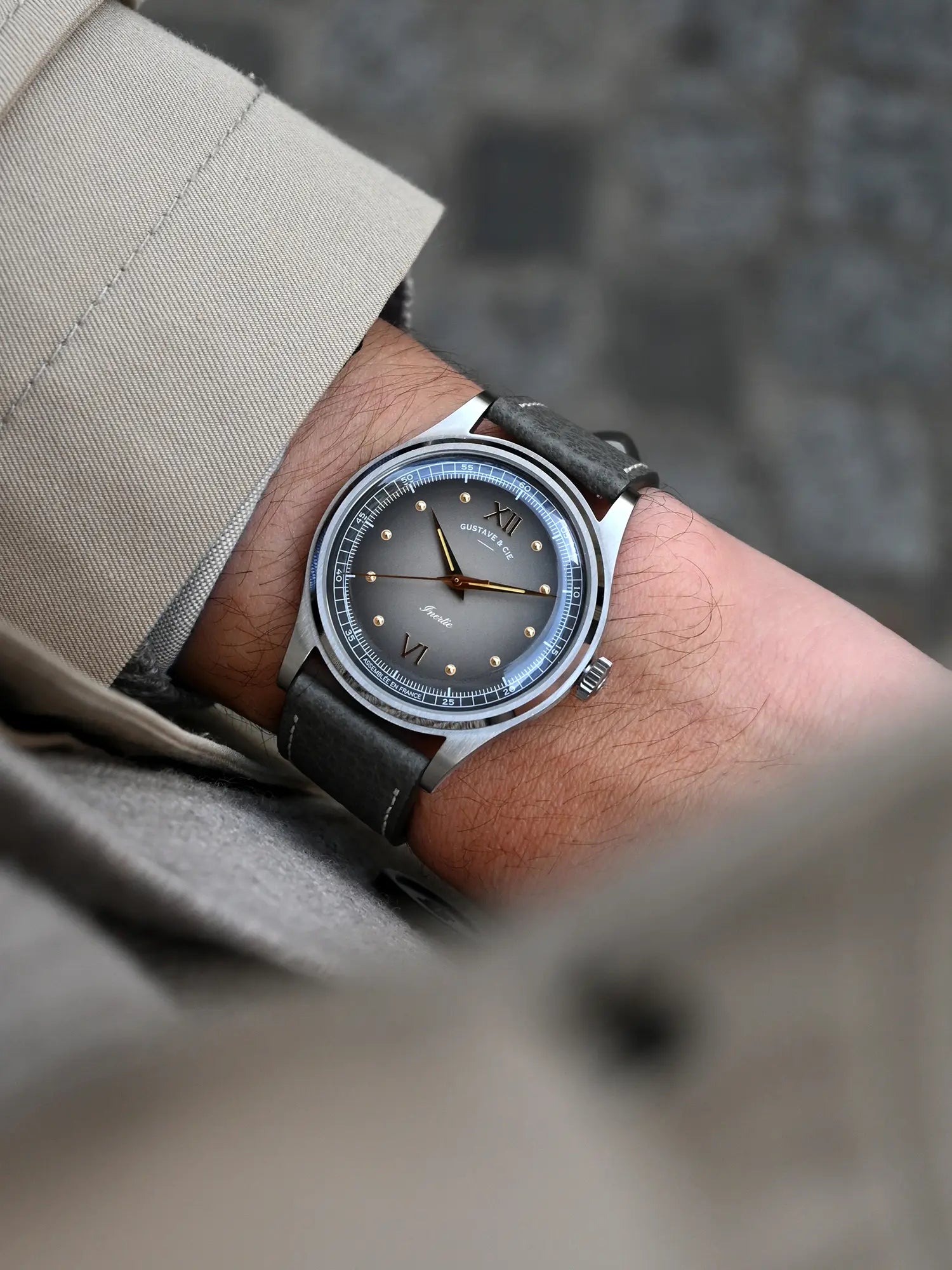 LÉON 12H - ARGENT ET GRIS