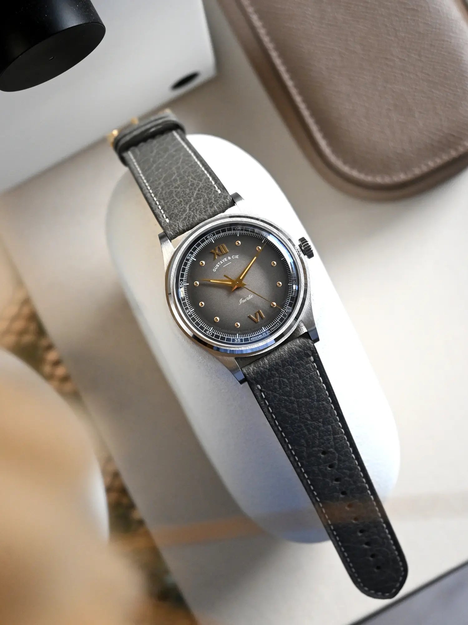 LÉON 12H - ARGENT ET GRIS